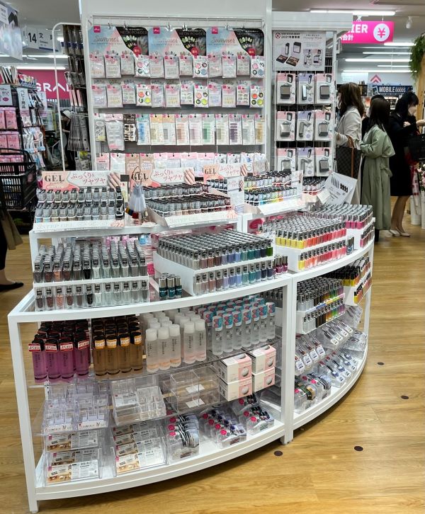 DAISOマロニエゲート銀座店