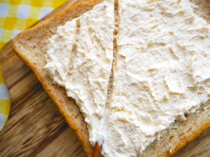 箸で格子模様をつけてからトースト