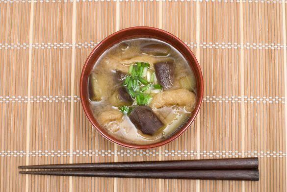 ナスとあぶらげの味噌汁