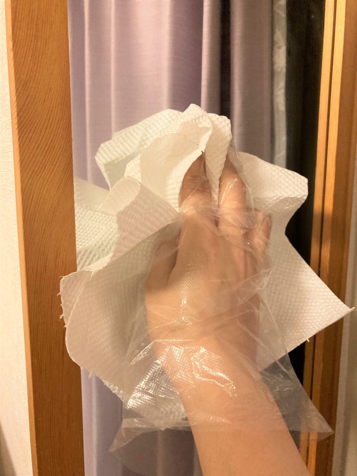 キッチンペーパーで乾拭きしました