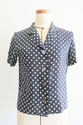 交換したブラウス