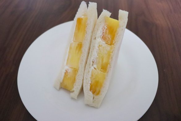 コンビニ3社のフルーツサンドをチェック