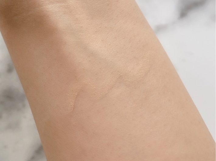 とろけて溶け込む肌なじみのよさ