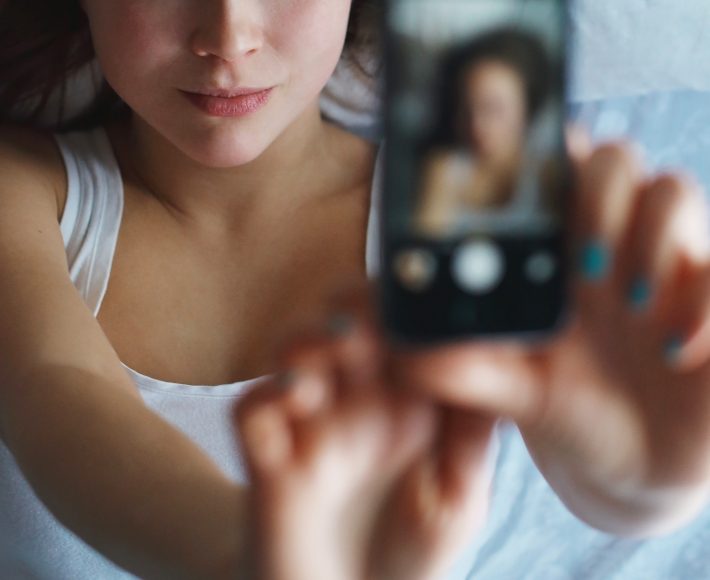 女性の自撮り