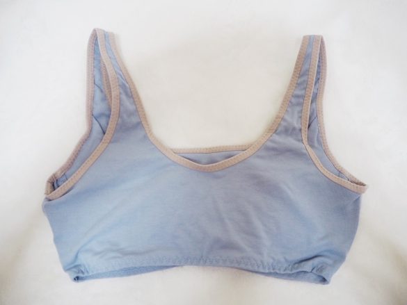 裏面はほぼフラット