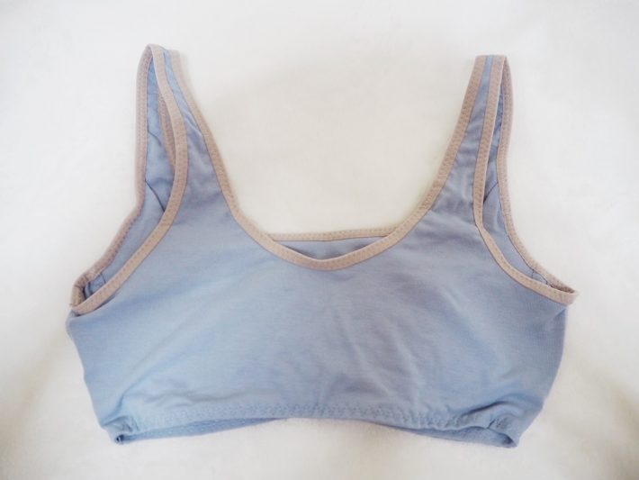 裏面はほぼフラット