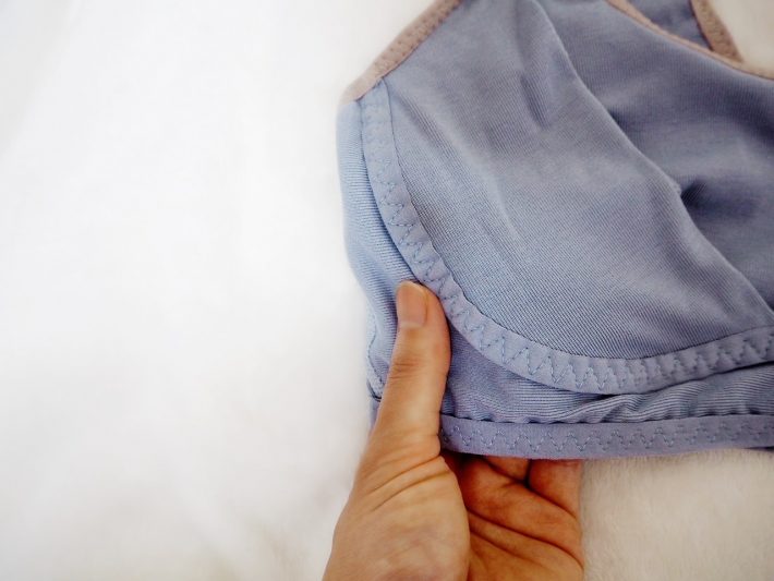 パネルがしっかり縁取ってる