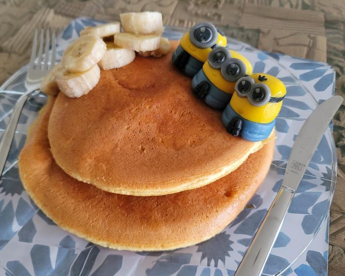 パンケーキがにぎやかに。いつもよりたくさん食べてくれて大満足です