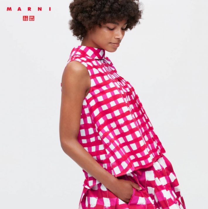 タックブラウス（ノースリーブ）／カラー：13 RED