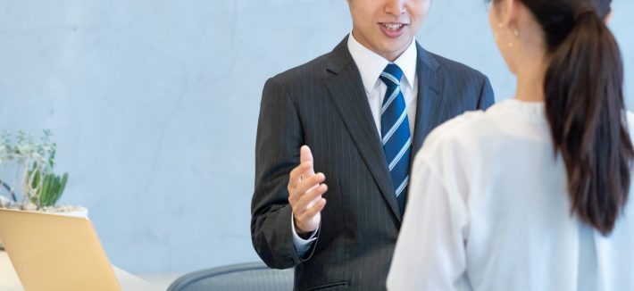 職場恋愛　男女　会社