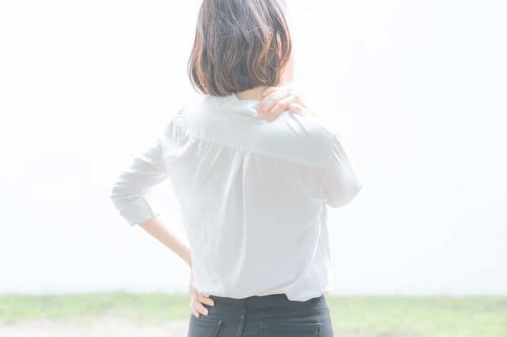 肩こり女性
