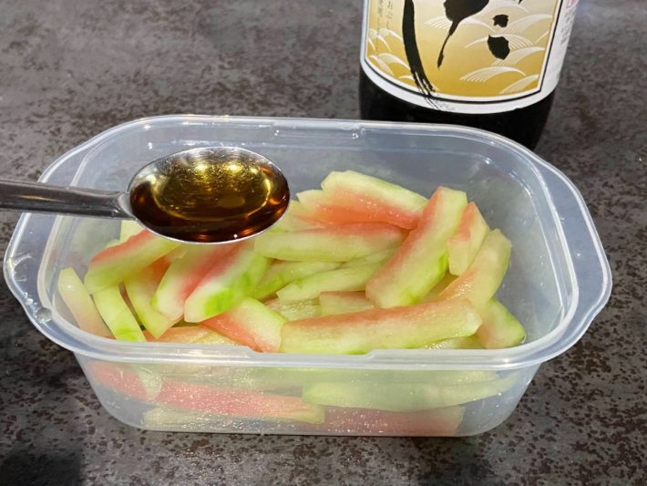 蓋をしっかり閉めてフリフリ