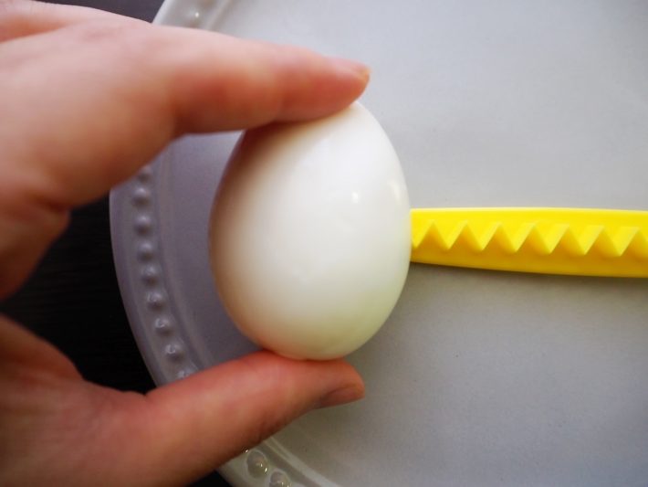 ゆで卵は左端にセット