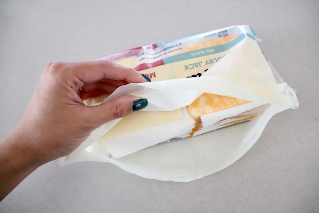 チーズが1枚ずつ取り出しやすい