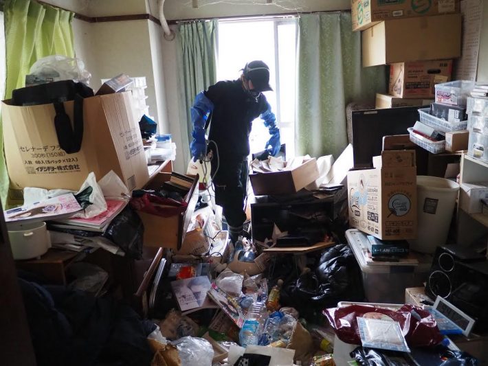 お仕事中の小島美羽さん