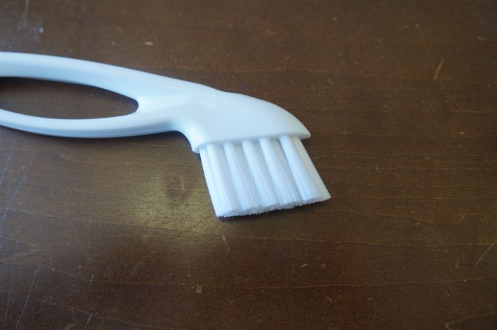 ホワイトはソフトブラシ