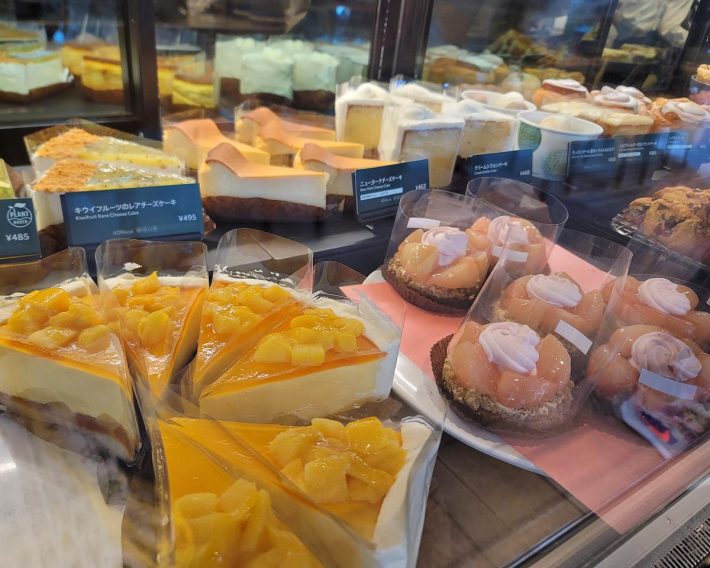 スタバのフード類は、いろんな意味で進化しています