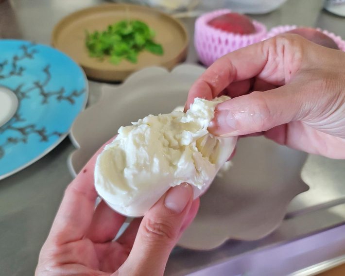 じわじわ流行っている「桃モッツァレラ」って、作るのが難しい？答はノー！