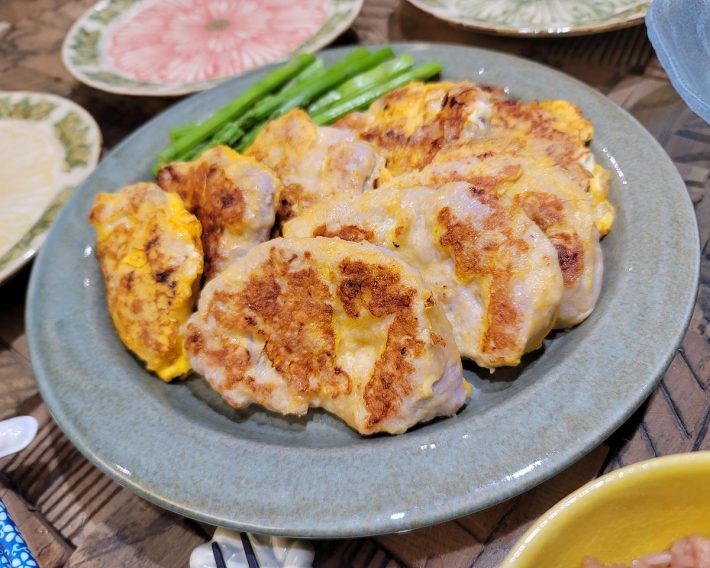 豚ヒレ肉のピカタ。たくさん作っておけば、翌日のランチにも活躍します