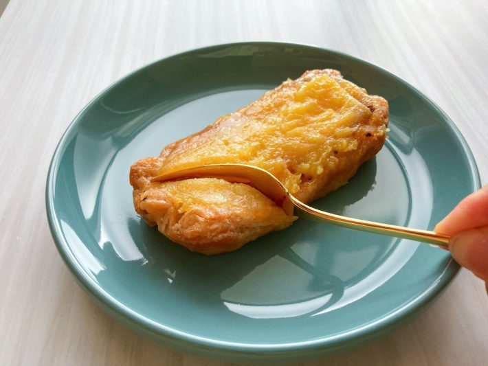 すっきりとした酸味が心地いいレモン尽くしのパイ