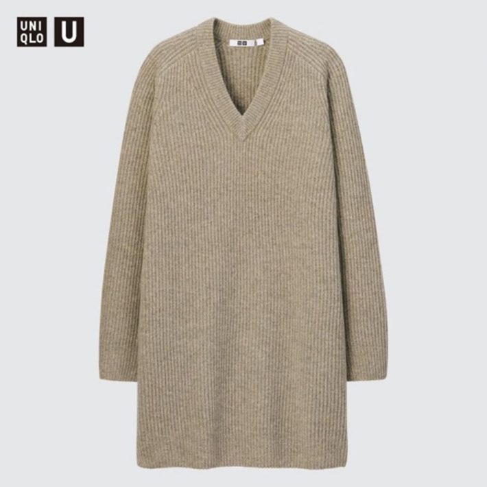 UNIQLO・プレミアムラムVネックワンピース