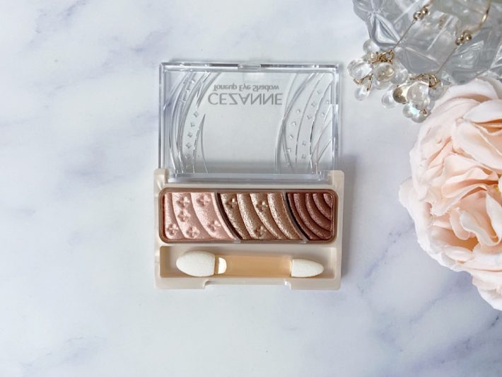 セザンヌの「トーンアップアイシャドウ」11 トープブラウン／638円（税込）