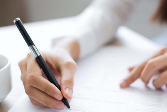 入会申込書を渡され勧誘される