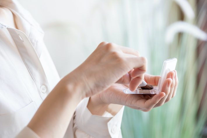 透明感をつくるファンデーションの選び方