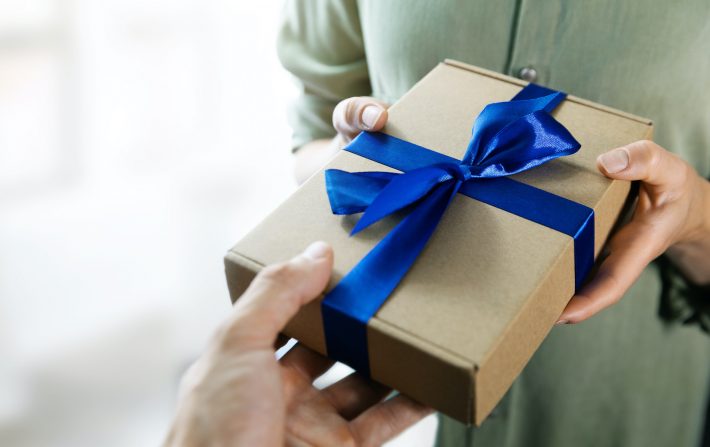 クリスマスに贈り物をするとラッキーが！？