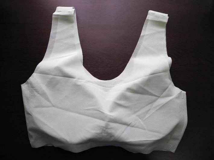 背中側もシームレスだからトップスをきれいに着れる