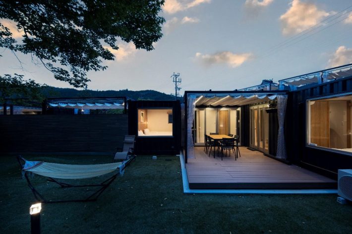 リトリート施設内の庭でぼんやりしながら夕暮れを堪能しました