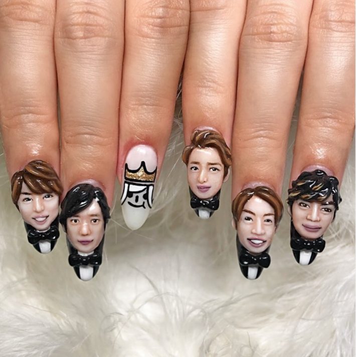 作るのが難しかったという嵐ネイル
