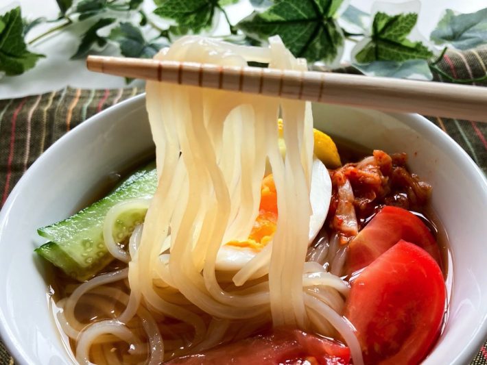 もりおか冷麺、コシがすごい！