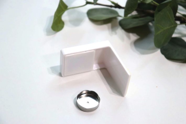 本体と金属ホルダーがセットになってる