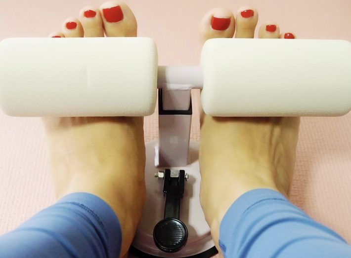 クッション部分に足の甲が当たるようにセット