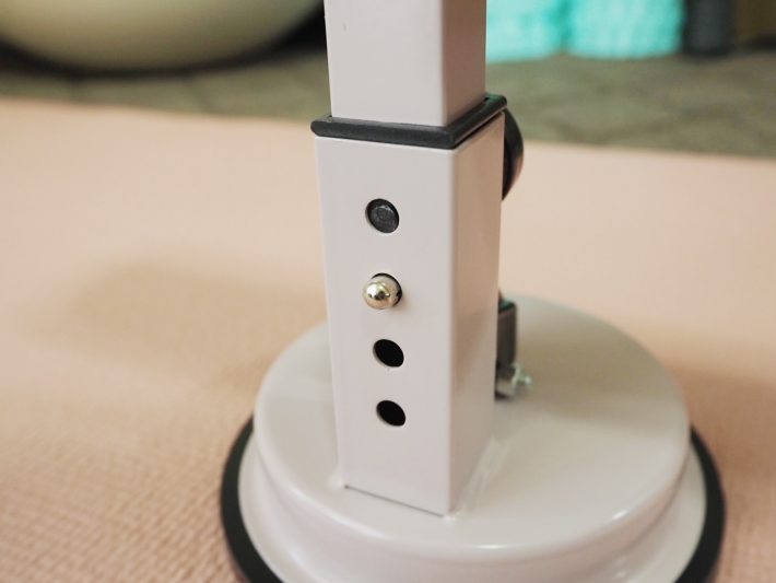 支柱の高さは3段階で調整可能