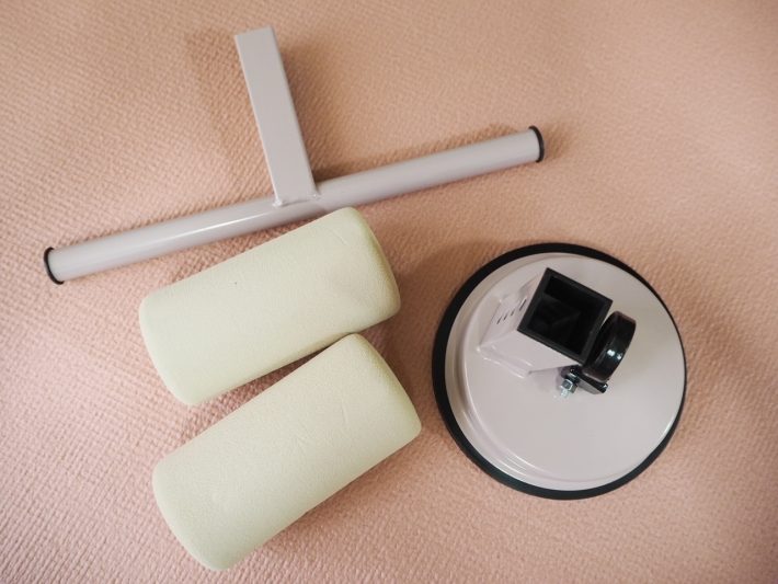 支柱、土台、クッションが2つ