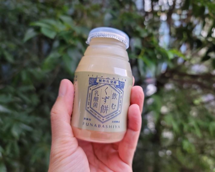 飲むくず餅150g（375円）。大容量タイプの520ml（1300円）もある