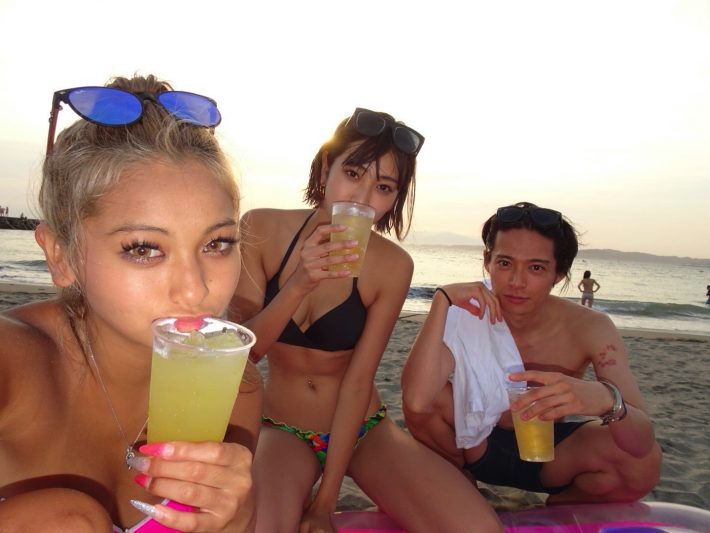 ゆきぽよとくぼっちと海へ