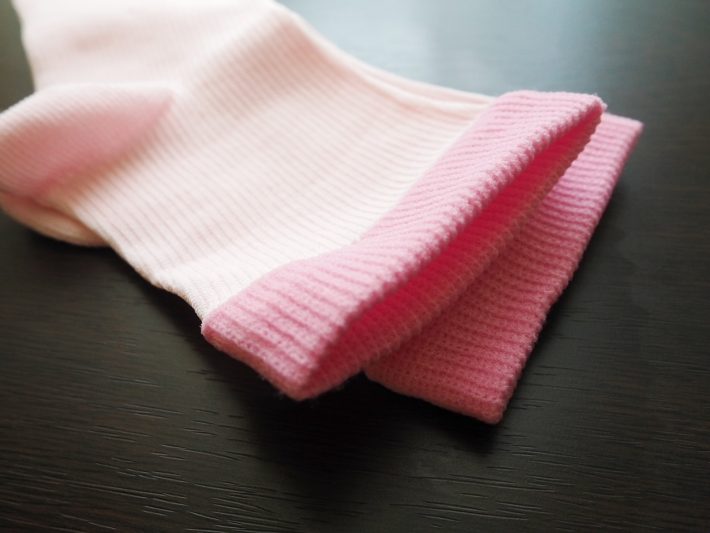 厚みは普通のくつ下と同じくらい