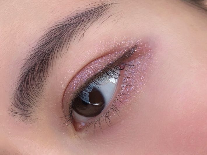 テクいらずでつくる冬の濡れツヤアイ