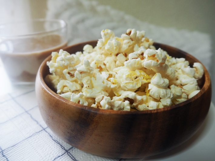 レンチンで簡単、できたてポップコーン