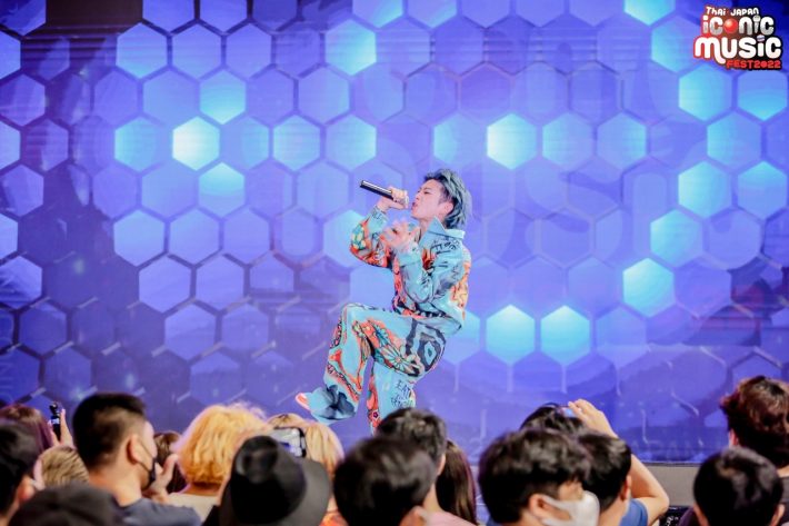 テンション高いステージに観客は興奮©Gyu　Creative