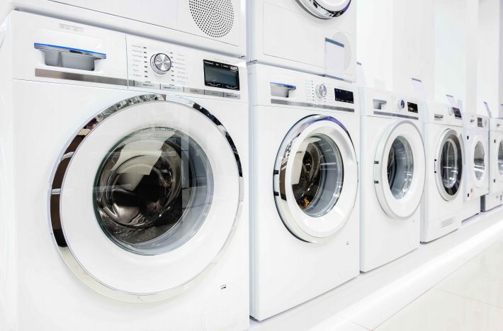 並ぶ洗濯機