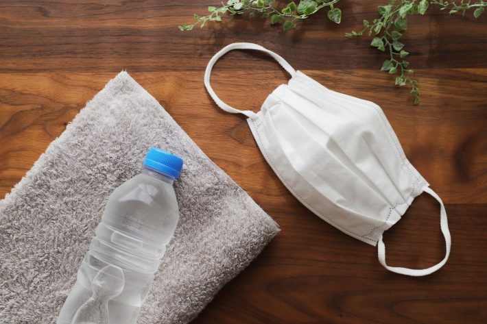 マスク　タオル　ミネラルウォーター