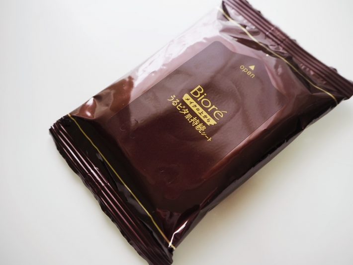 使い方はメイクの上からじんわり押しあてるだけ