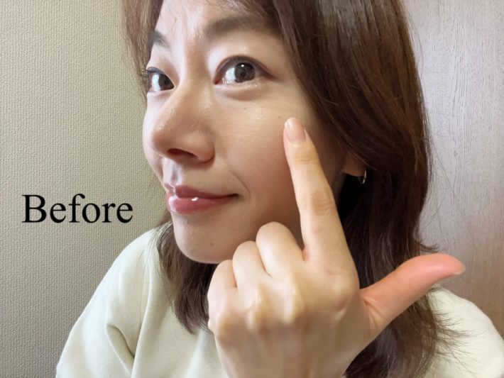 目尻やほうれい線にファンデーションが溜まっていてショック