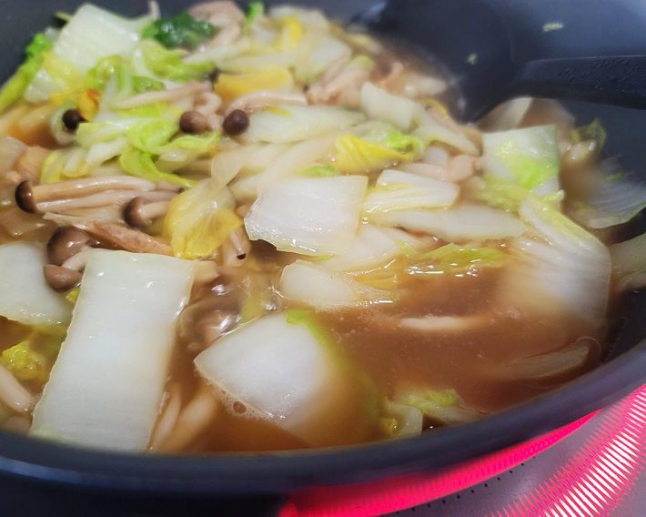 濃厚スープがたまらない！オイスターソースが決め手の鍋スープ