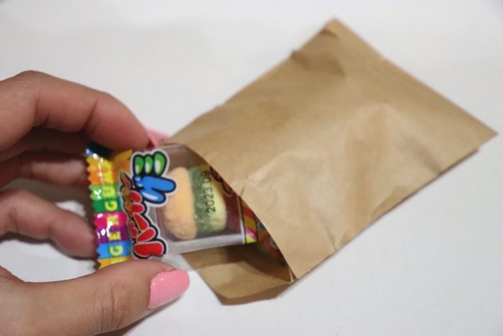 開けたときのワクワクを想像しながら詰める