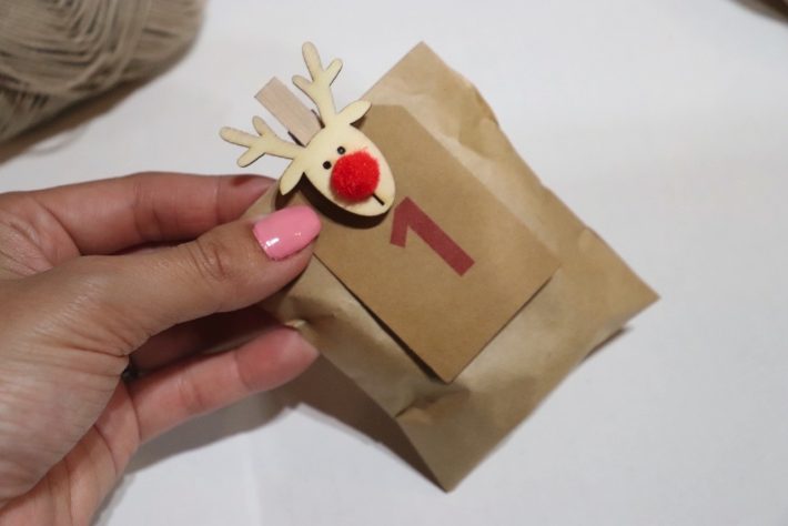 日付のタグはフライングタイガーで購入